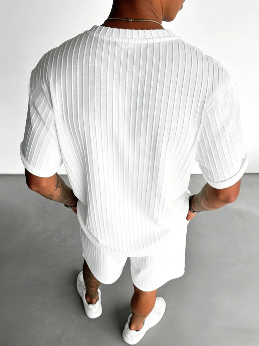 Men's Textured Two-Piece Casual Set: Short-Sleeve T-Shirt and Shorts